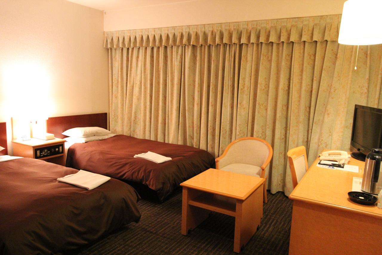 Hotel New Gaea Oitaekimae Екстер'єр фото