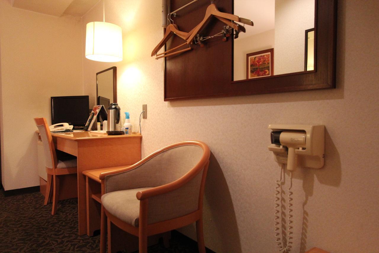 Hotel New Gaea Oitaekimae Екстер'єр фото